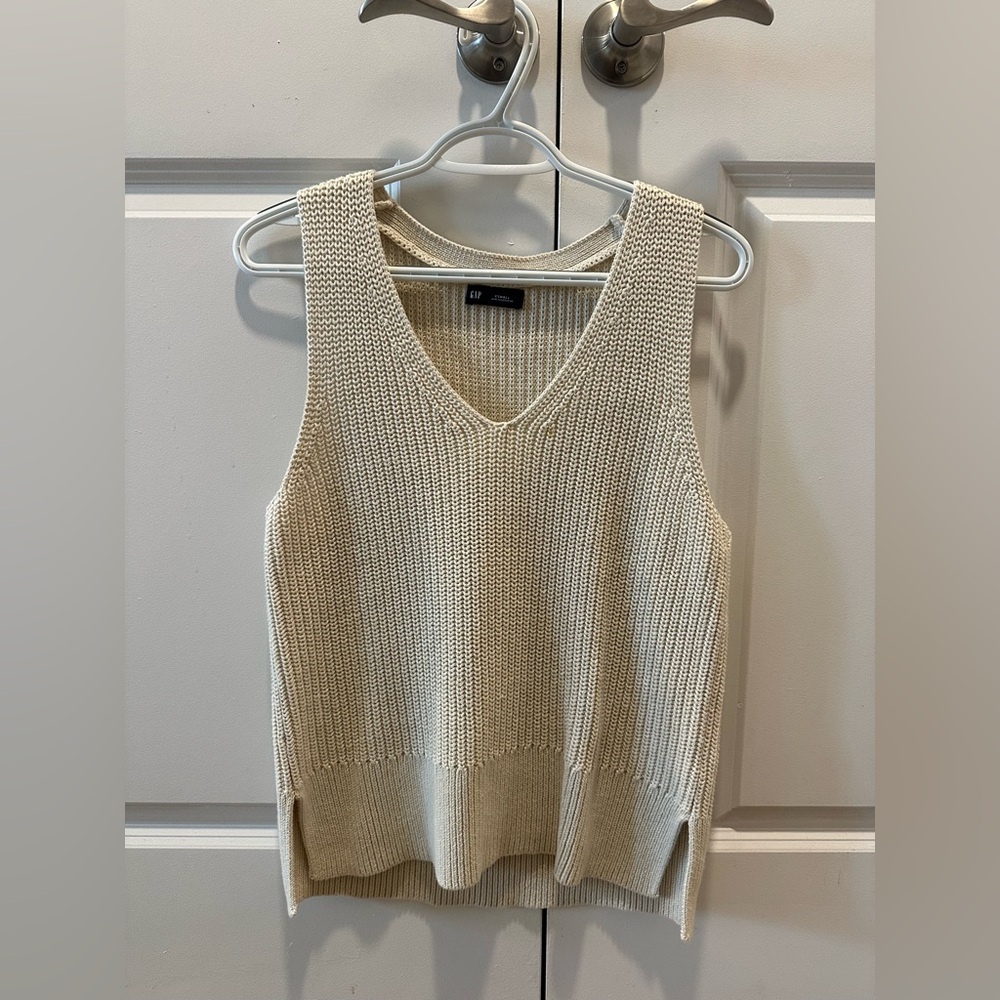 GAP Cream V-Neck Knit Sleeveless Sweater Vest